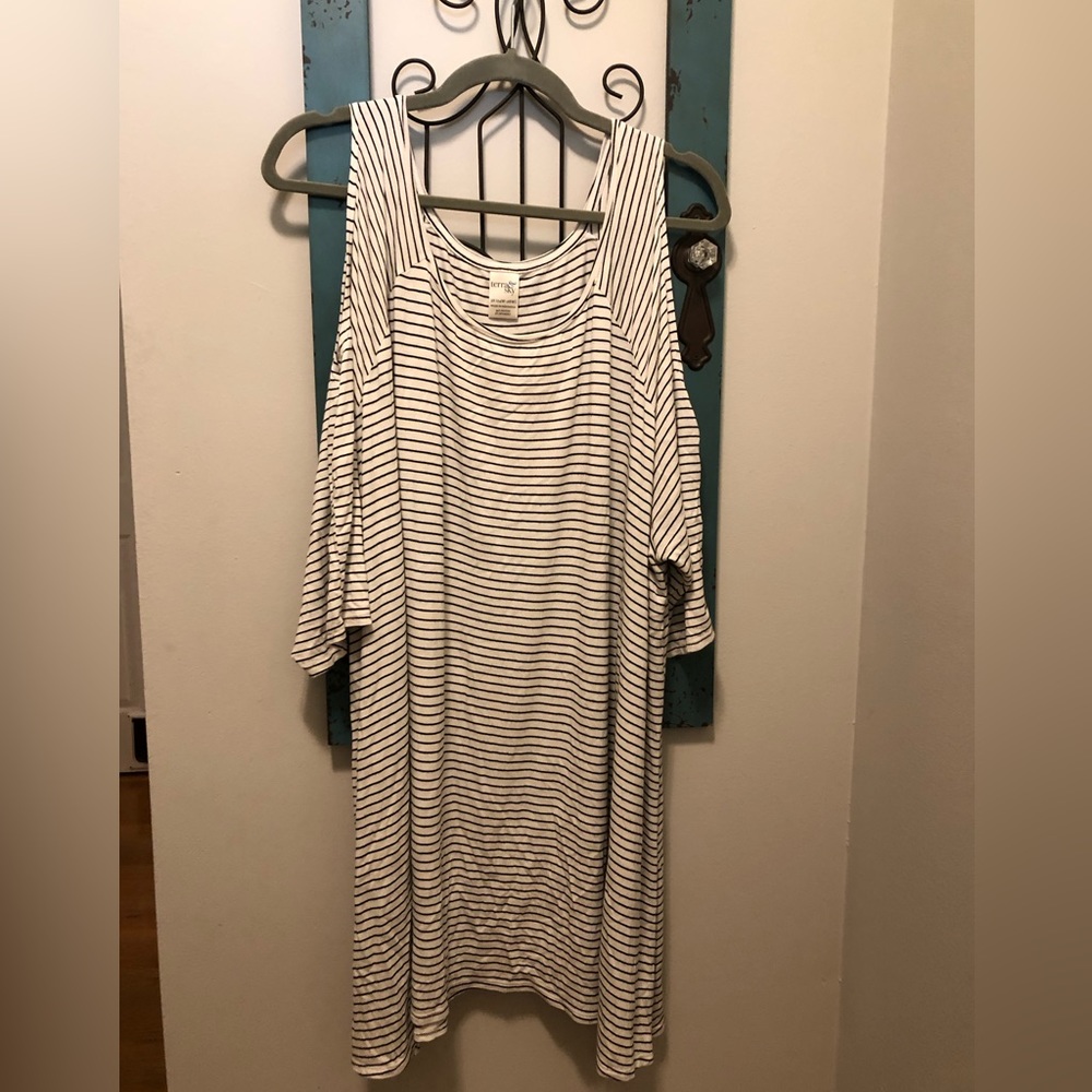 Terra & Sky Cold Shoulder Striped Top 3x 2/10 bundle